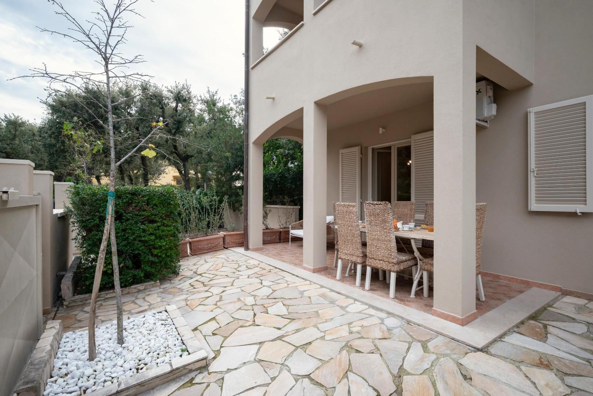 Zefiro Apartments San Vincenzo Exteriör bild